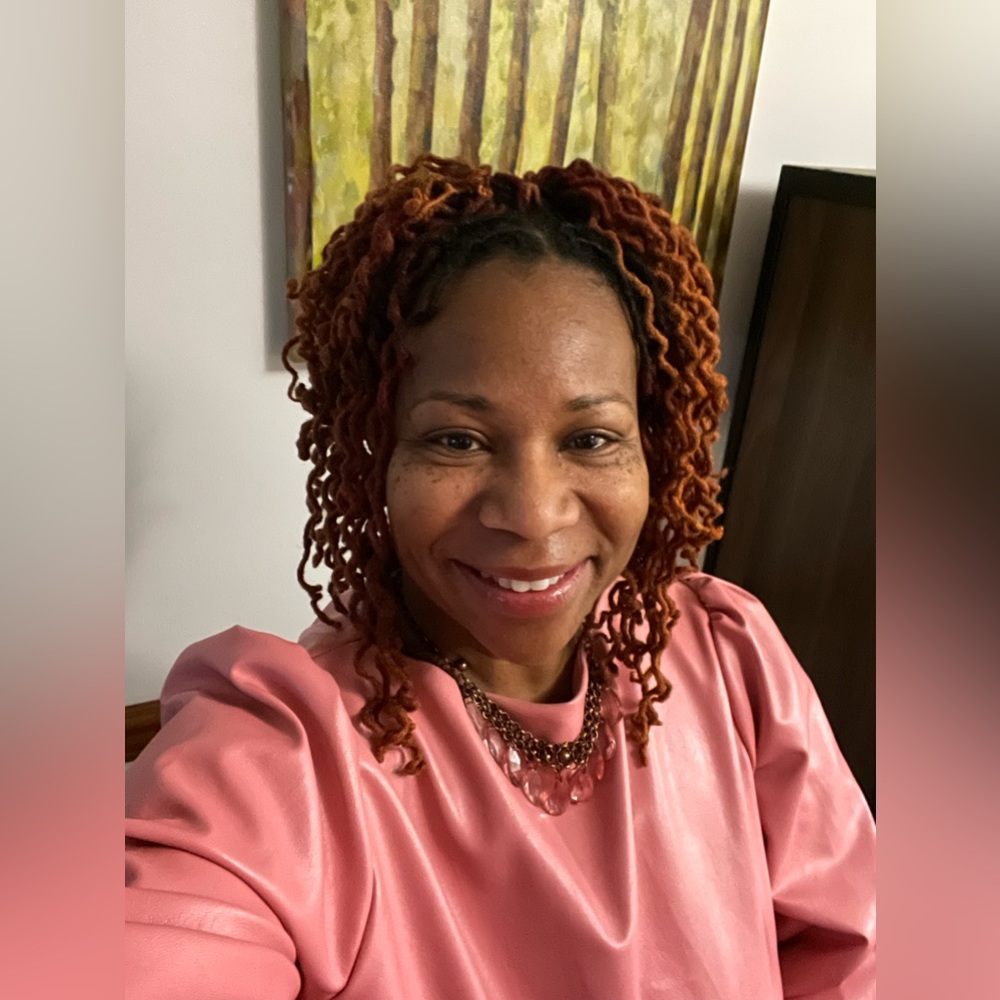 Meet your Posher, Claudia